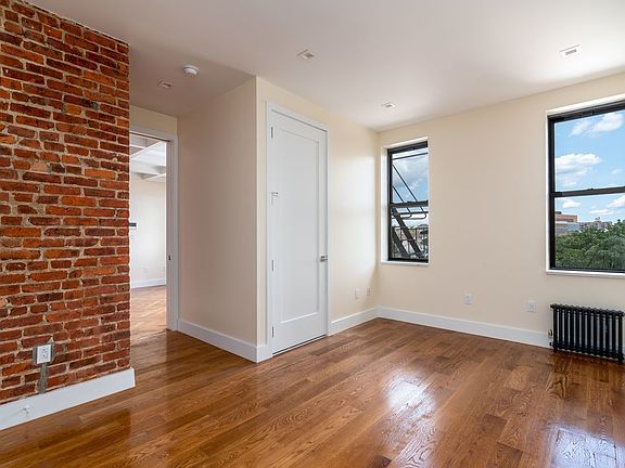 2nd image of 941 Washington Ave #408