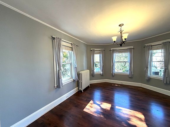 4th image of 157 Willow St #1