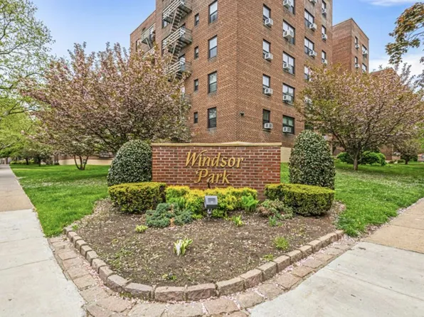 75-08 Bell Boulevard image 1 of 9