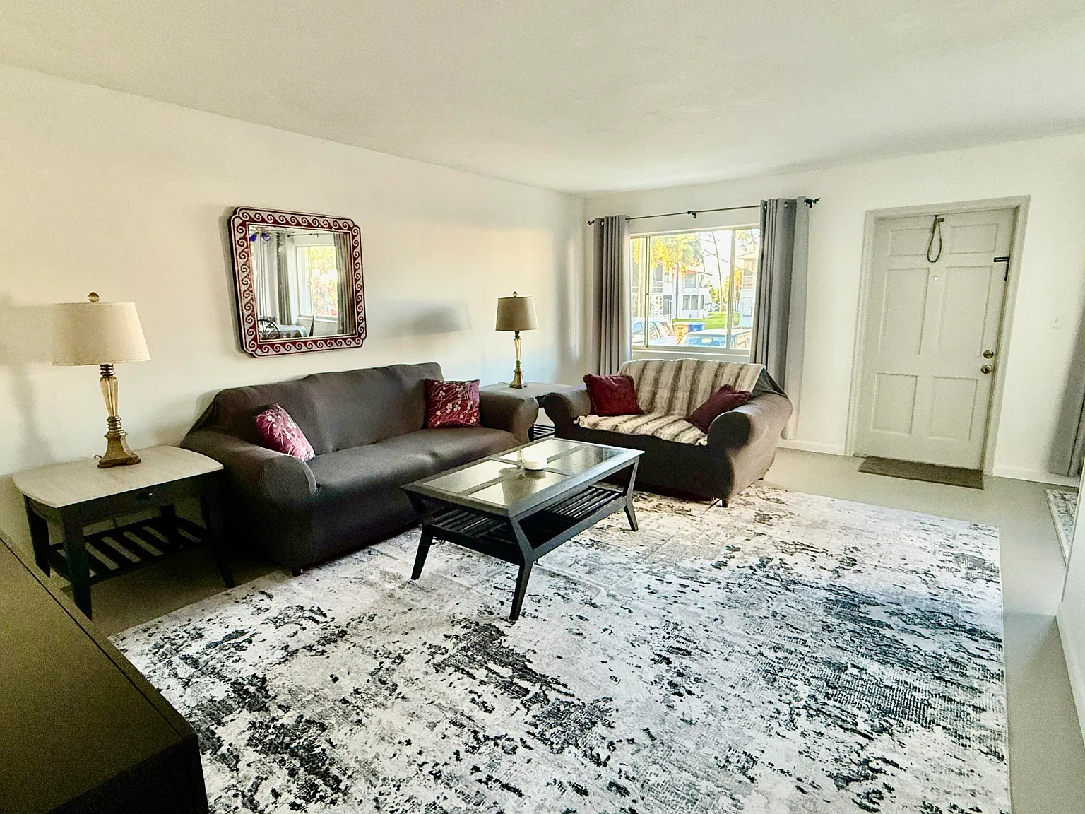 2 bed, 1.0 bath, 880 sqft, $1,500 — Photo 2