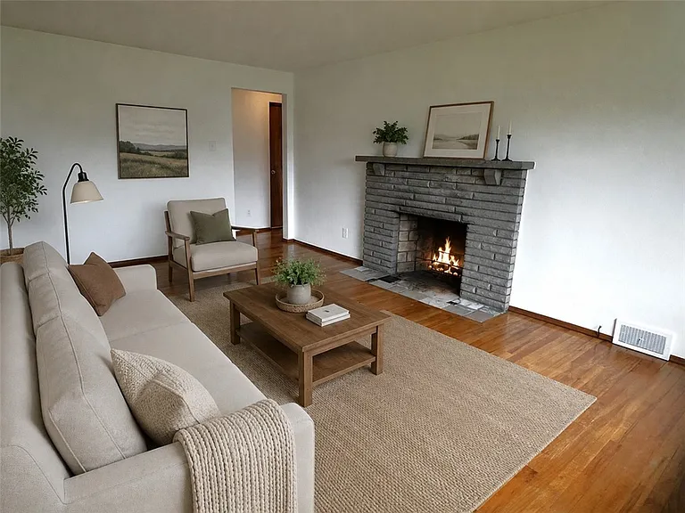 220 Humphrey Rd — Photo 4
