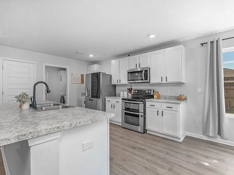 6537 Torrey Pines Trce — Photo 10