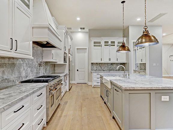 4th image of 1804 Elmen St