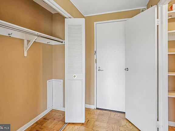 5th image of 10201 Grosvenor Pl APT 1206
