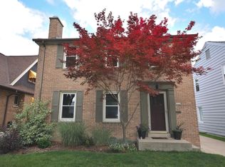 8320 Currie Ave, Wauwatosa, WI 53213