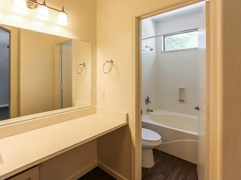 10314 W Pioneer St — Photo 12