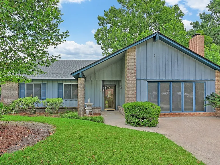 3 Oxford Ct — Photo 3