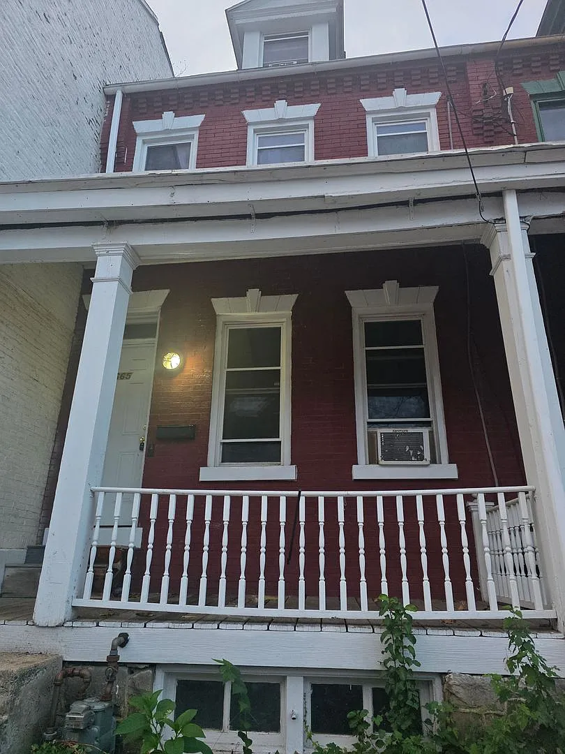 Spacious 4-Bedroom Home in Lancaster $1,750/Month — Photo 1