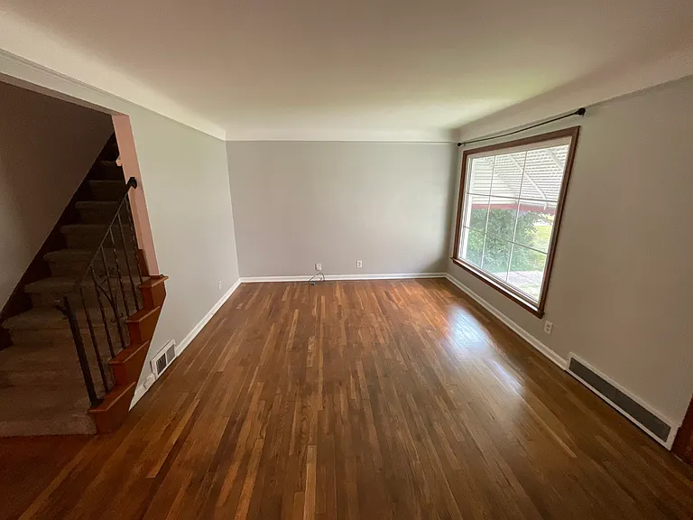3709 Woodridge Rd — Photo 4