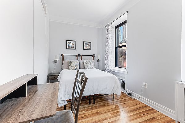 1st image of 400 W 47th St APT 2