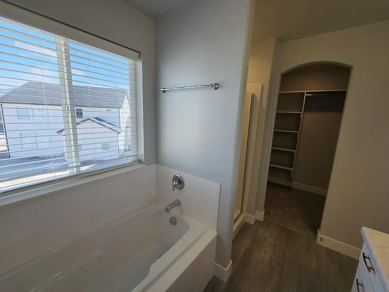 439 E Hill View Dr — Photo 23