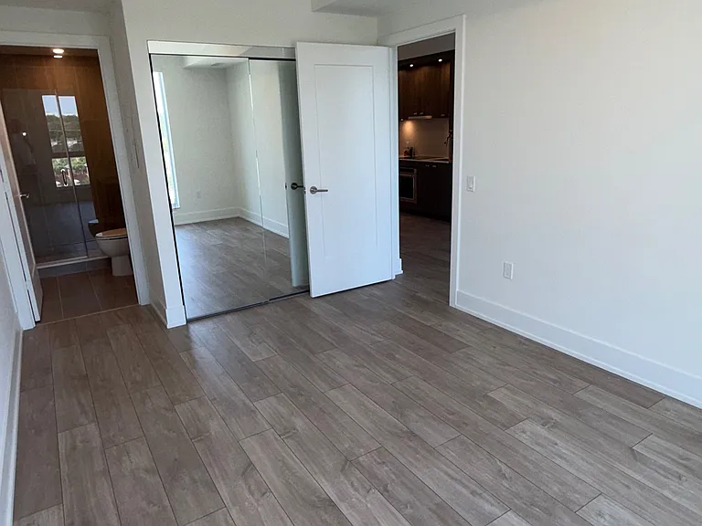 858 Dupont St #822 — Photo 12