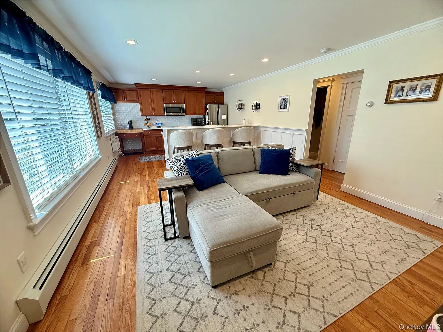 2 bed, 1.0 bath, 815 sqft, $2,200 — Photo 4