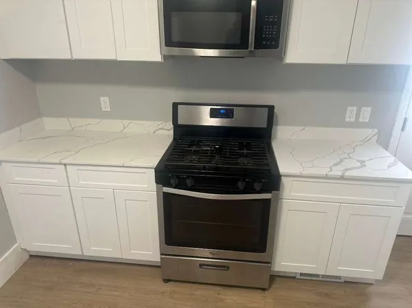 10 Middlesex Park, Lowell, MA 01851