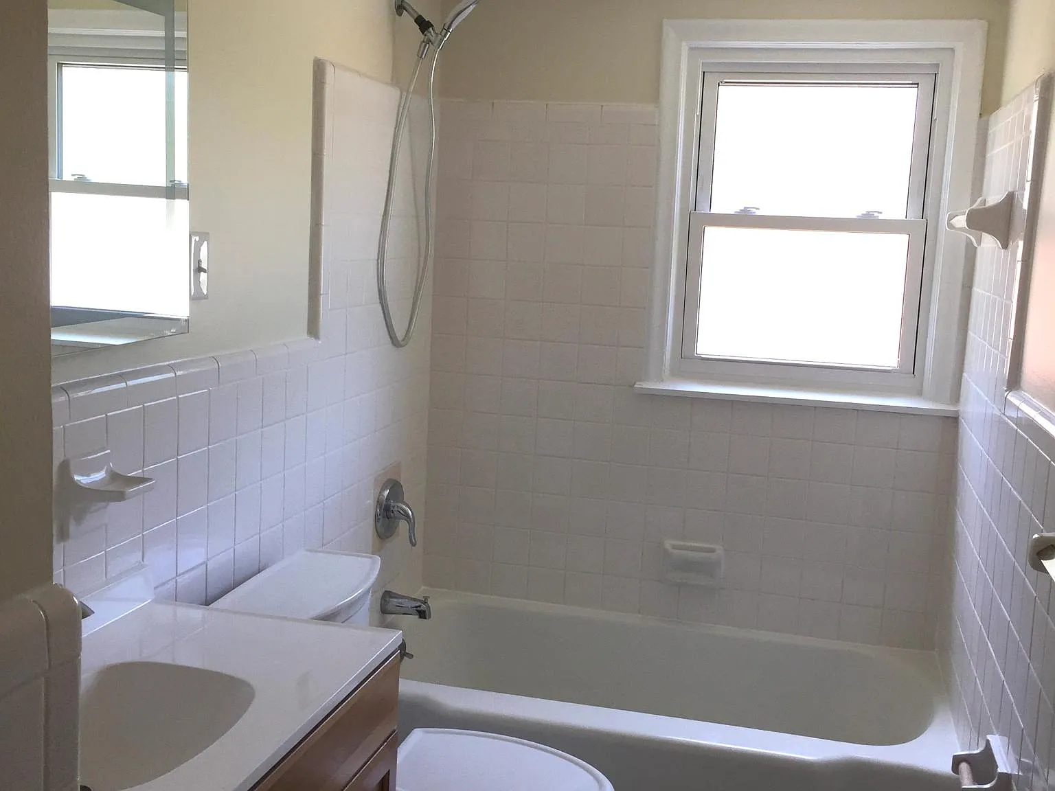 2 bed, 1.5 bath, 1025 sqft, $1,650 — Photo 4