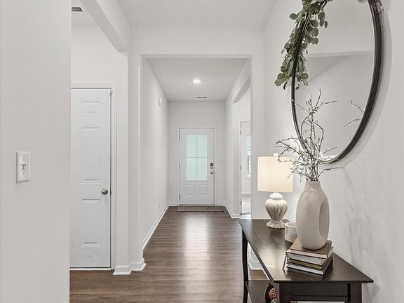 5th image of 2708 Minuteman Ln