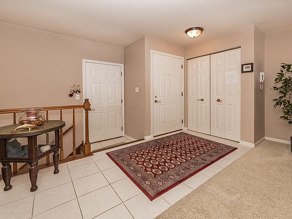 3rd image of 1823 W Ashbury Ln #2-3