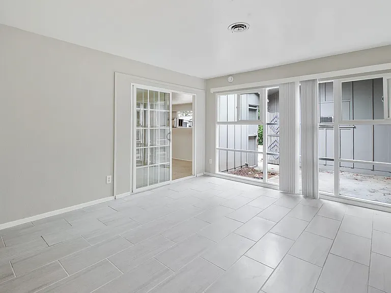 6734 Barnhurst Dr — Photo 26