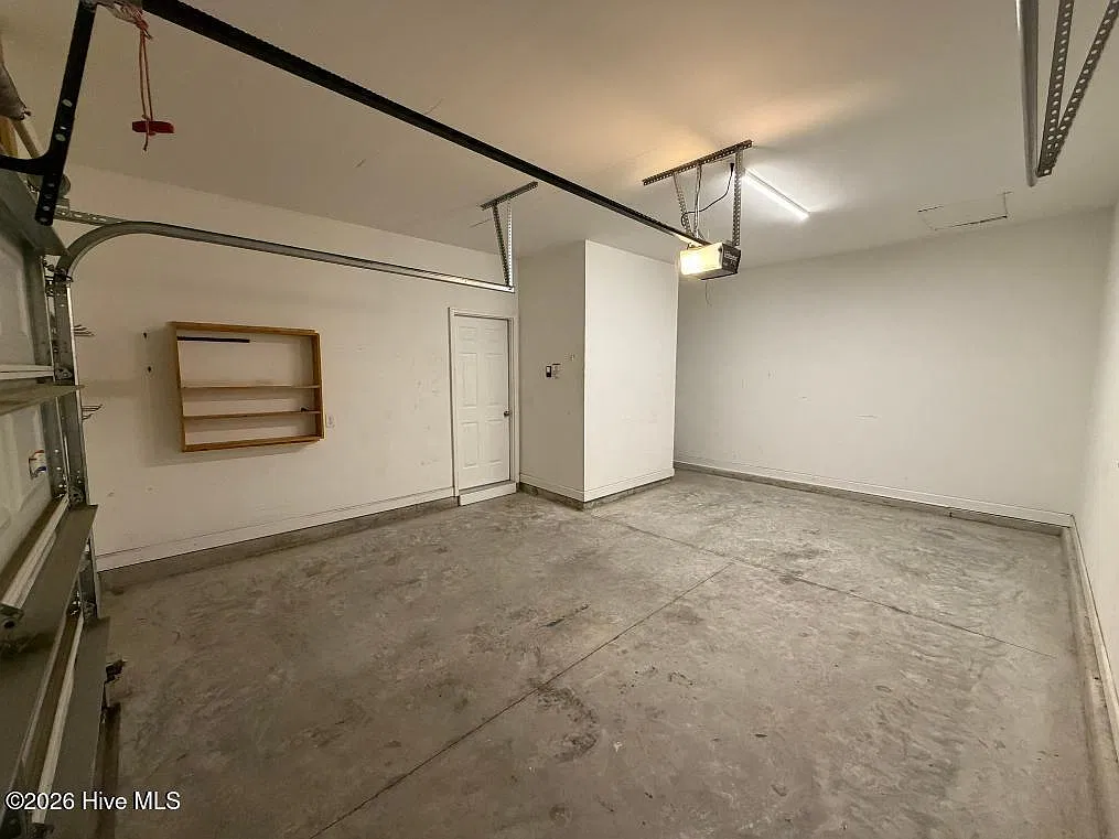 3 bed, 2.0 bath, 1124 sqft, $1,600 — Photo 4