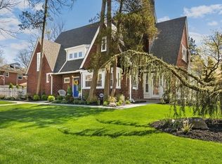 206 Lakeview Ave, Leonia, NJ 07605