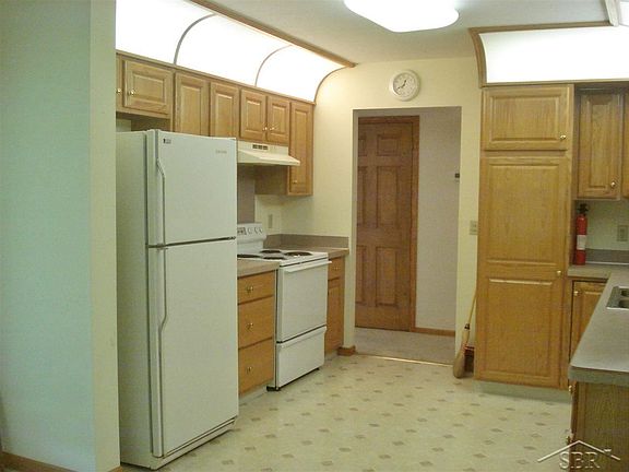 5th image of 5912 Willowbrook Dr