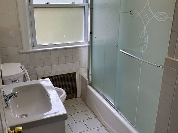 5th image of 232 Bradley Ave