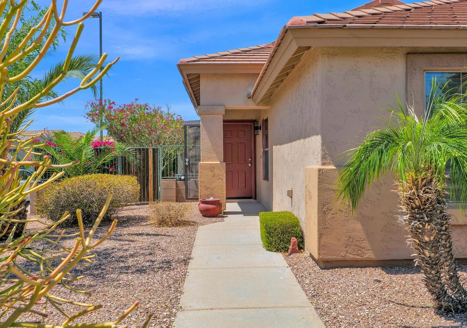 2 bed, 2.0 bath, 1401 sqft, $1,750 — Photo 4