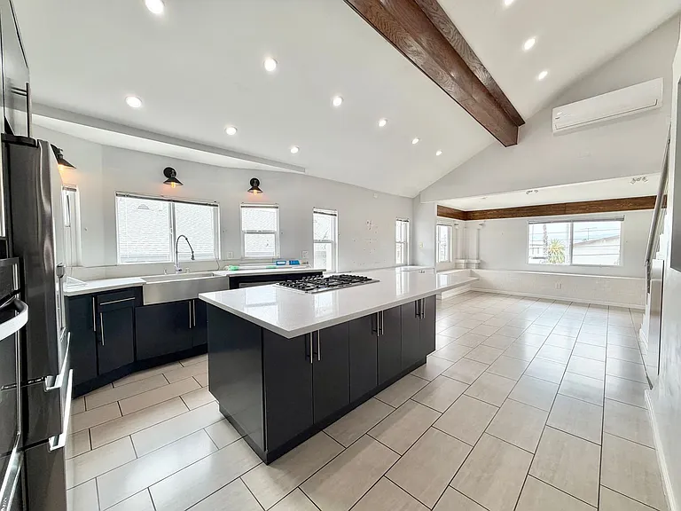 626 Benton Way — Photo 5