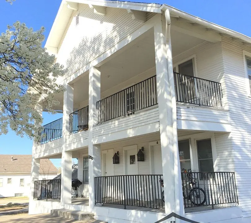 1200 N Severance St