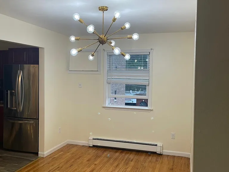 7 Manning Ave #2 — Photo 5