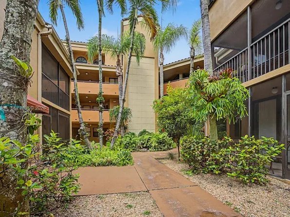15575 Miami Lakeway N APT 206, Hialeah, FL 33014