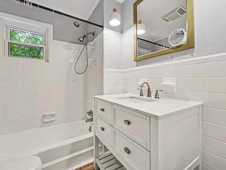 2243 Guerry Ave #B — Photo 9