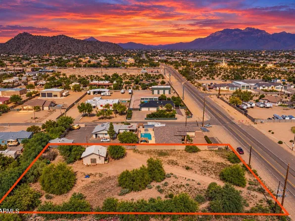 948 N CRISMON Road, Mesa, AZ 85207