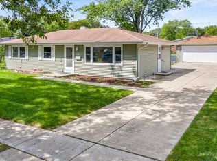 182 Martin Dr, South Elgin, IL 60177