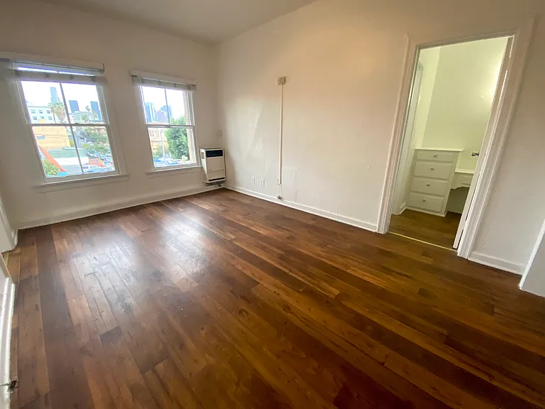 357 S Alvarado St — Photo 18