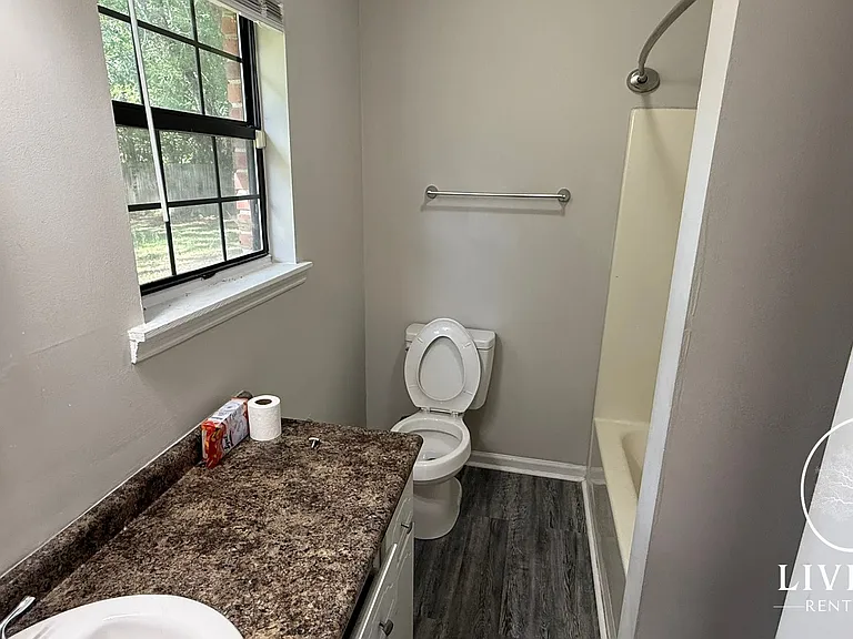 70 Thornton Dr NE — Photo 16