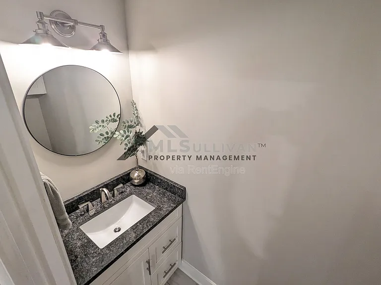 144 E Tryon St #5 — Photo 11