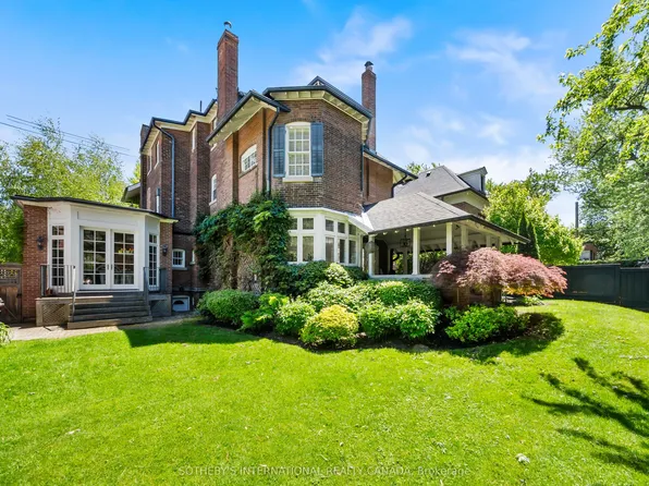 236 Poplar Plains Rd, Toronto, ON M4V 2N7