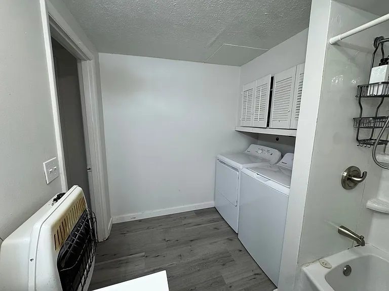 4813 Sayre Ave — Photo 12