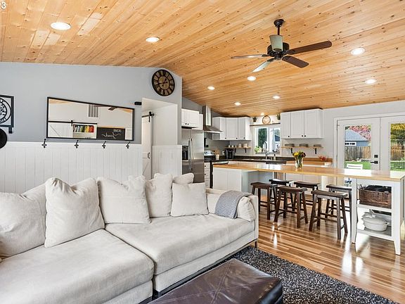 5th image of 11715 SW Summer Crest Dr