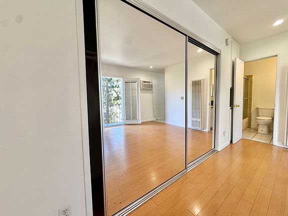 4th image of 3426 Keystone Ave APT 4
