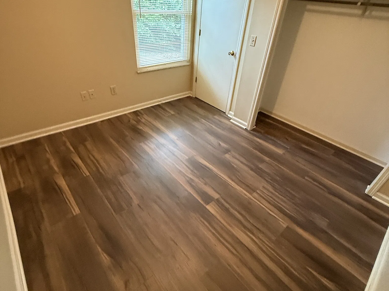 1513 Whitehall Blvd — Photo 2