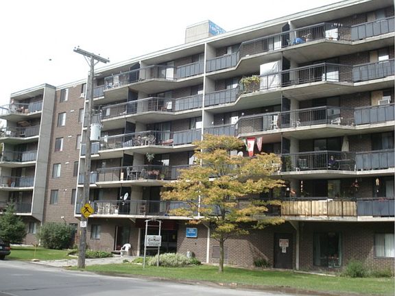 2nd image of 550 Cote St #550-701