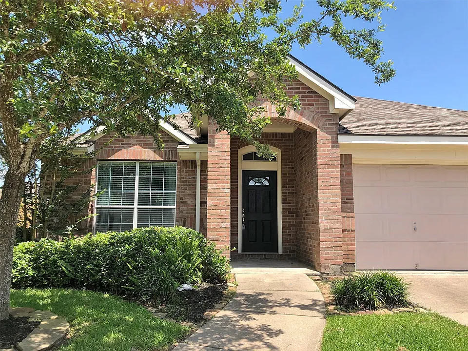 23218 Prairie Lily Ln