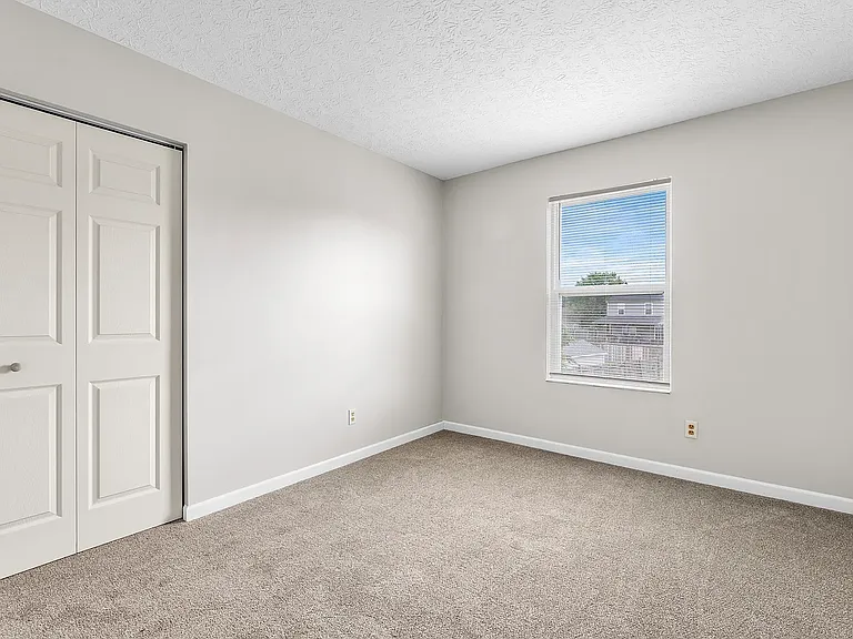328 Regency Ave — Photo 40