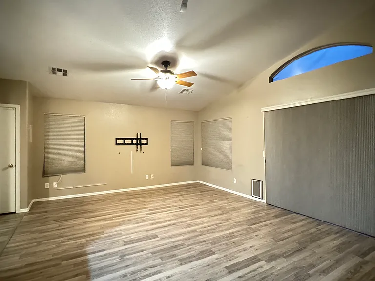 7443 W Via Del Sol Dr — Photo 5