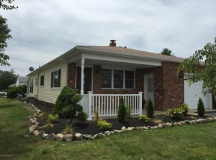 1 Tijuana Ct, Toms River, NJ 08757