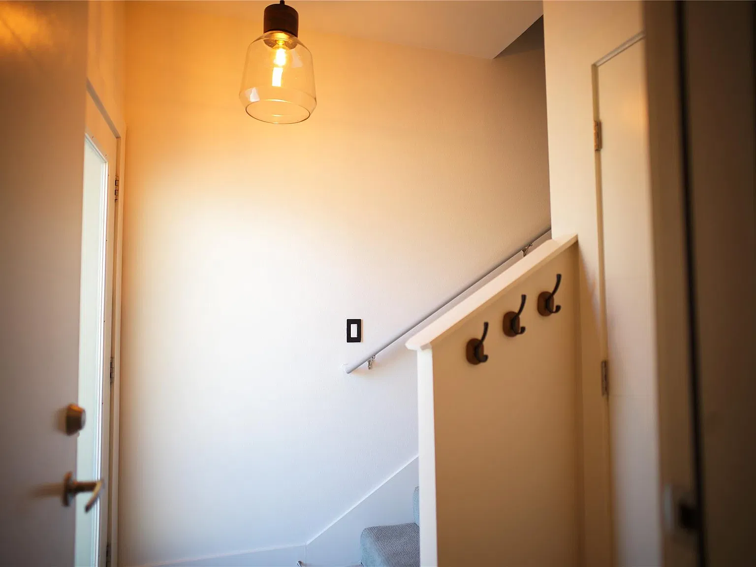 2 bed, 2.5 bath, 1800 sqft, $2,899 — Photo 3