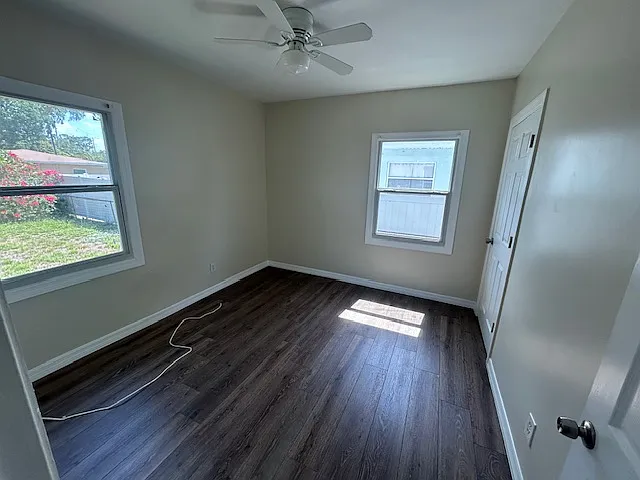 3 bed, 900 sqft, $2,000 — Photo 4