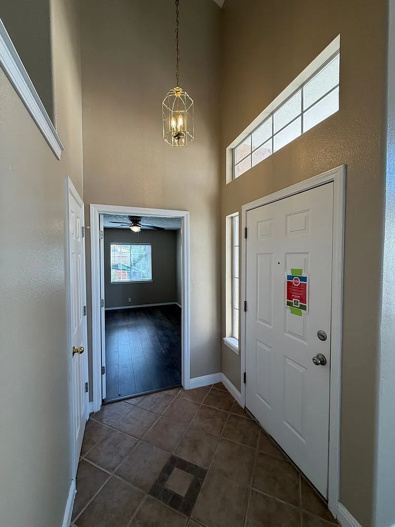 3 Bedroom + Office Home Available Near McMahon Blvd NW & Unser Blvd NW! — Photo 4